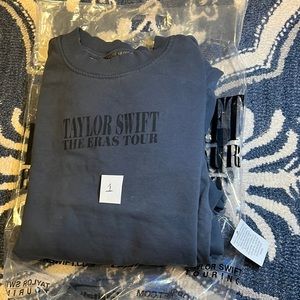 RARE Taylor Swift BLUE CREWNECK SIZE SMALL SOLDOUT